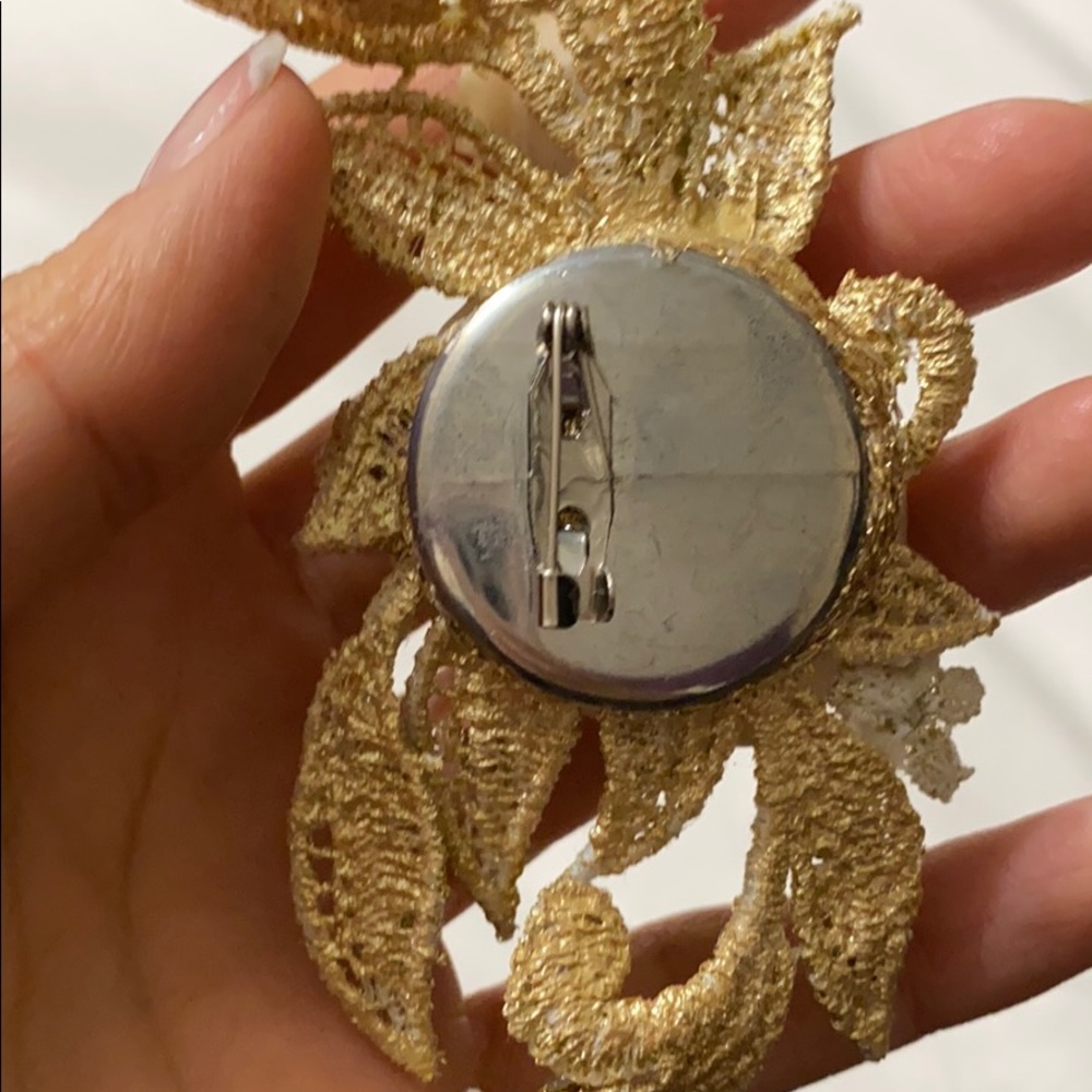Brooch - Picture 2 of 3